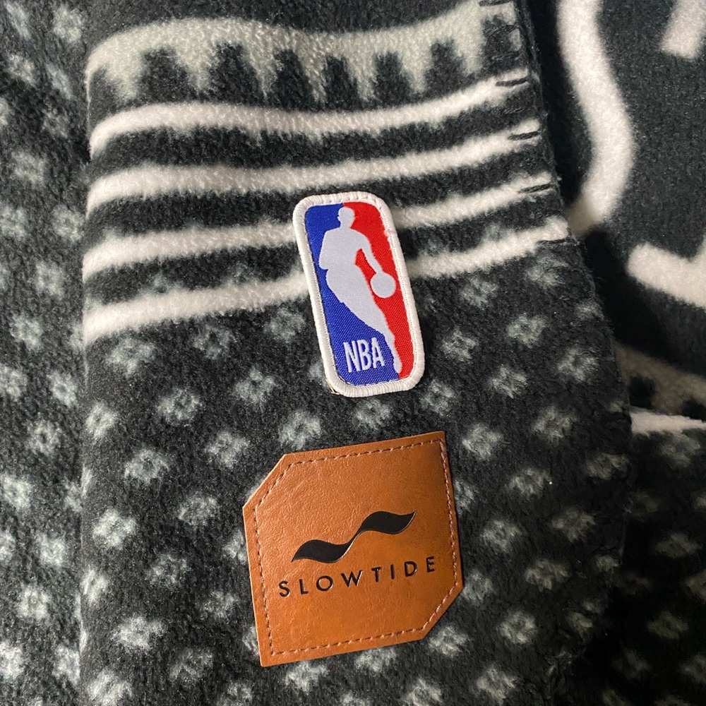 Brooklyn nets slow tide blanket - Picture 3 of 4